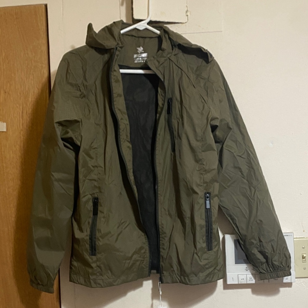 Jacket Olive Green kids hooded lightweight. New. Very good condition.
